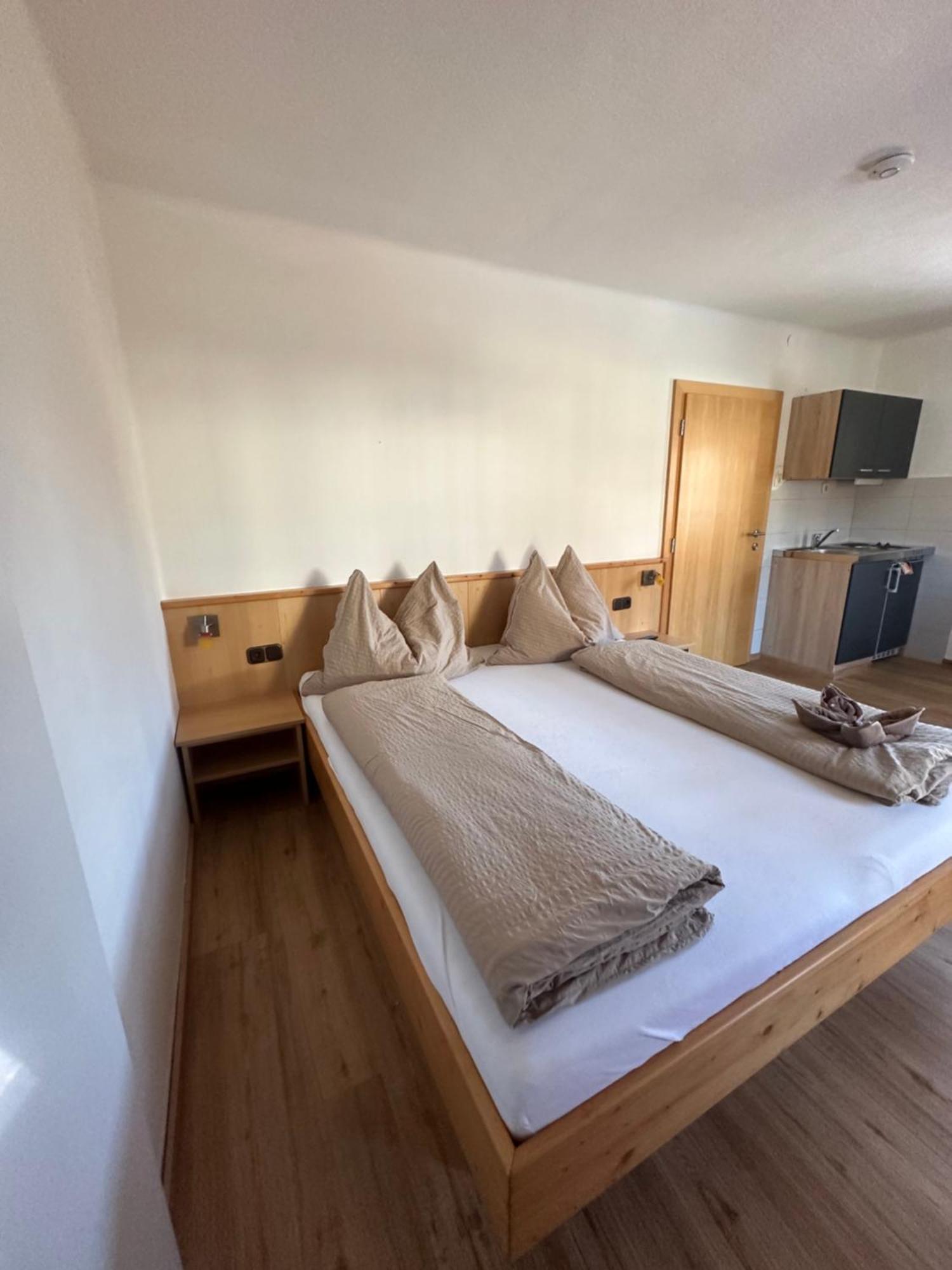 Fruehstueckspension Alpenrose Bed & Breakfast Iselsberg Buitenkant foto