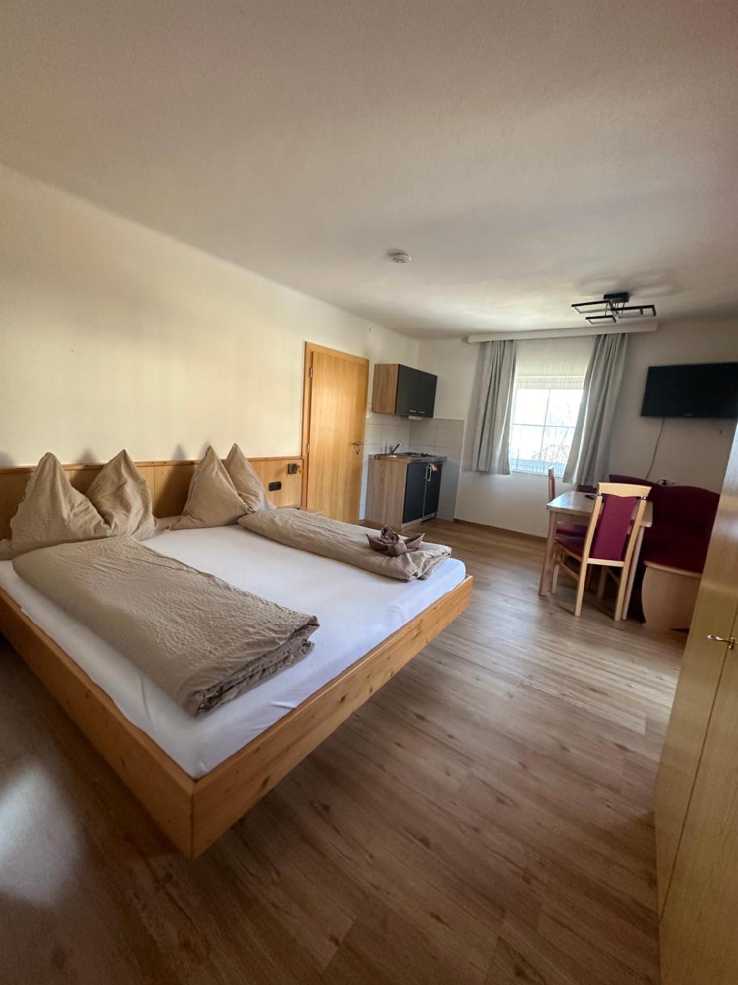 Fruehstueckspension Alpenrose Bed & Breakfast Iselsberg Buitenkant foto