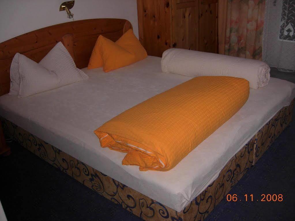 Fruehstueckspension Alpenrose Bed & Breakfast Iselsberg Buitenkant foto